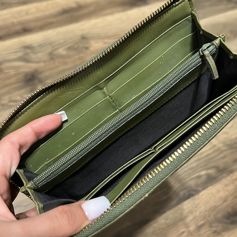 Gucci Wallet - Picture 9 of 11